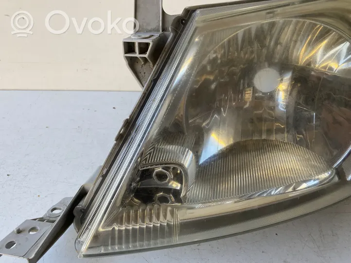 Toyota Hilux (AN10, AN20, AN30) Lampa przednia 10016517