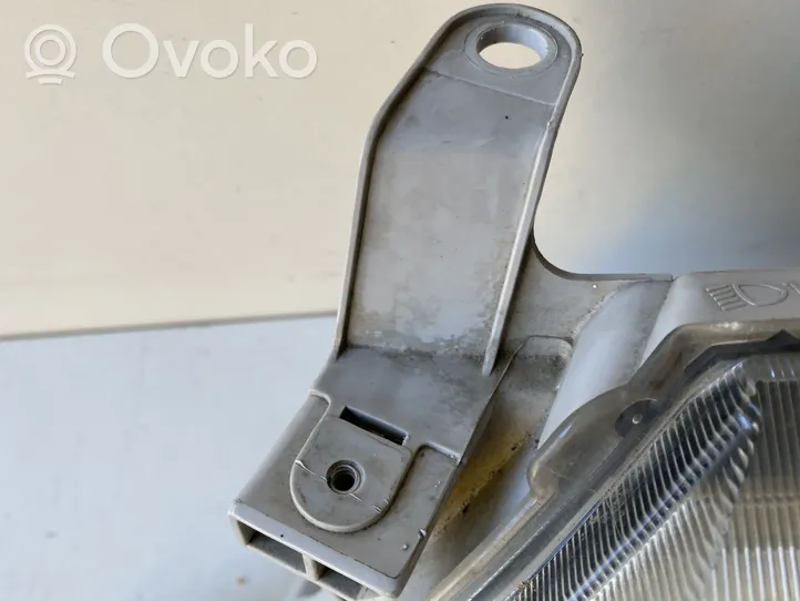 Toyota Hilux (AN10, AN20, AN30) Phare frontale 10016517