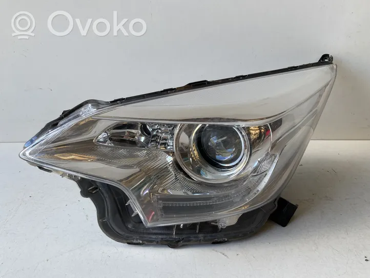 Toyota Verso-S Faro delantero/faro principal 8115052K00