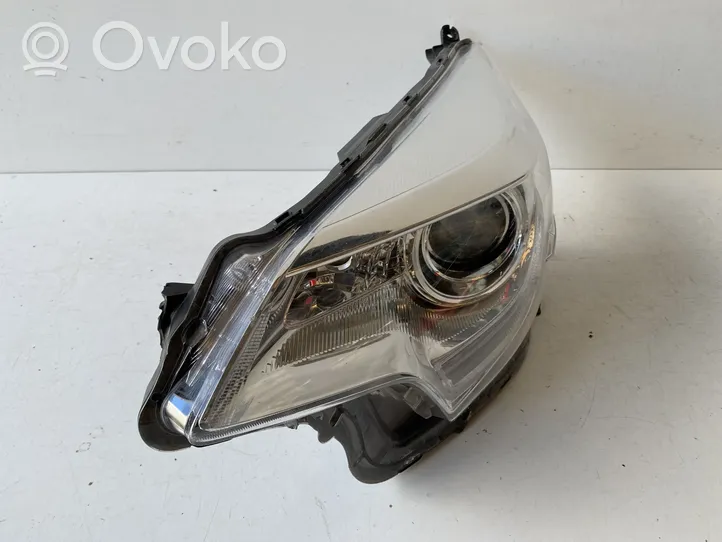 Toyota Verso-S Faro delantero/faro principal 8115052K00