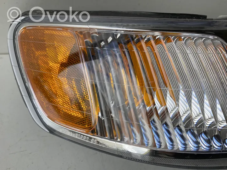 Honda Odyssey Lampa przednia 