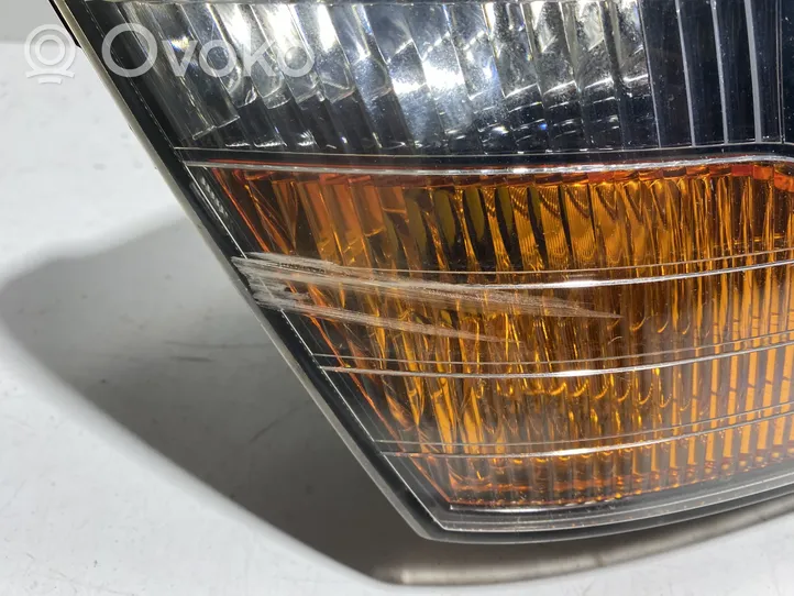 Mitsubishi Pajero Lampa przednia 10087420