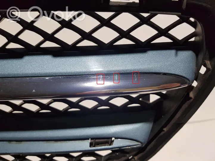 Mercedes-Benz A W176 Grille calandre supérieure de pare-chocs avant A1768880260