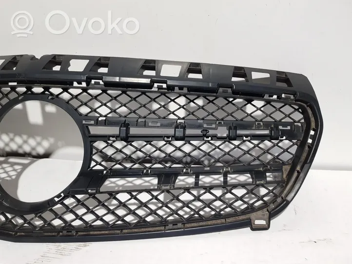 Mercedes-Benz A W176 Grille calandre supérieure de pare-chocs avant A1768880260