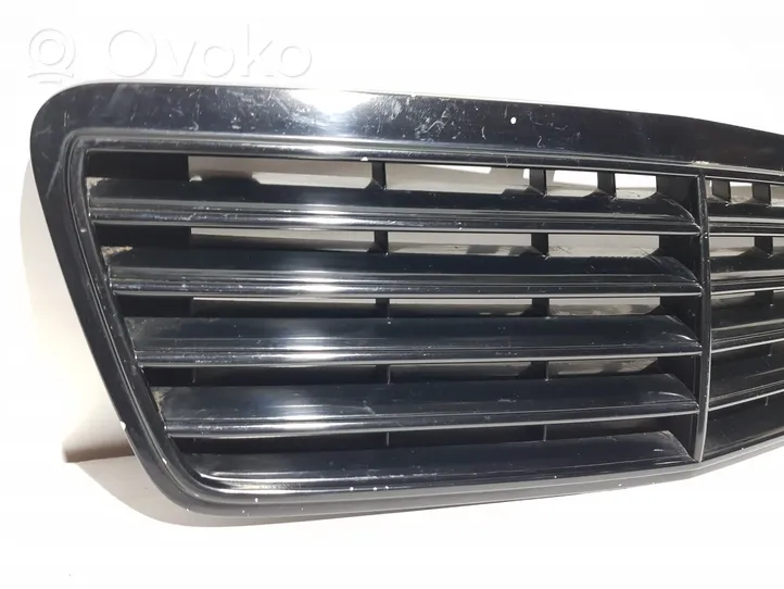 Mercedes-Benz CLK A208 C208 Grille calandre supérieure de pare-chocs avant 2088800085