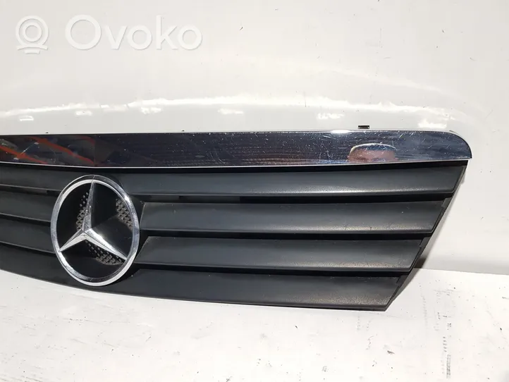 Mercedes-Benz A W168 Grille calandre supérieure de pare-chocs avant 1688801483