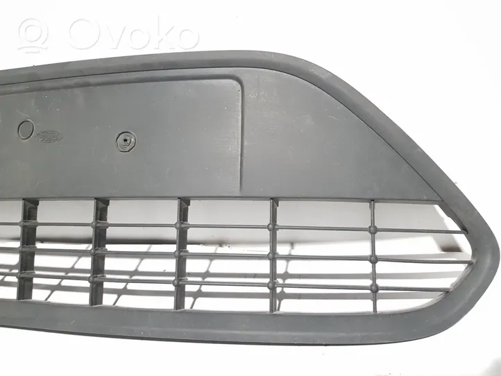 Ford Focus Front bumper lower grill 8M5117B968