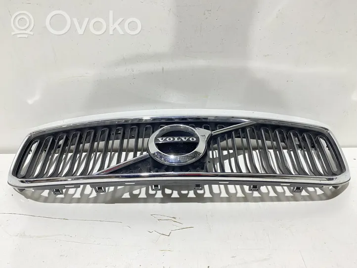 Volvo XC40 Griglia superiore del radiatore paraurti anteriore 31656581