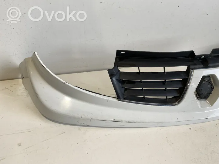 Renault Trafic II (X83) Grille calandre supérieure de pare-chocs avant 623100251R