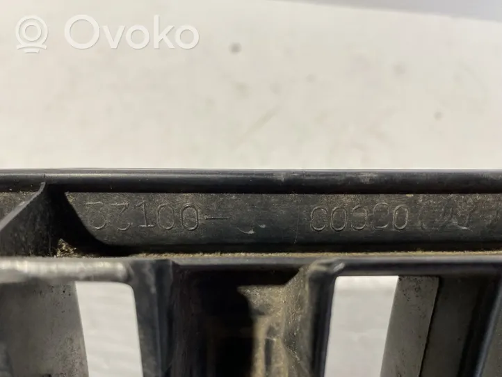 Toyota Land Cruiser (HDJ90) Etupuskurin ylempi jäähdytinsäleikkö 5310060080