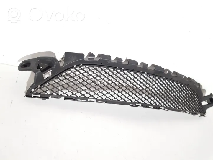 Mercedes-Benz C W205 Grille inférieure de pare-chocs avant A2058852123