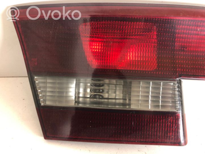 Subaru Legacy Lampy tylnej klapy bagażnika 