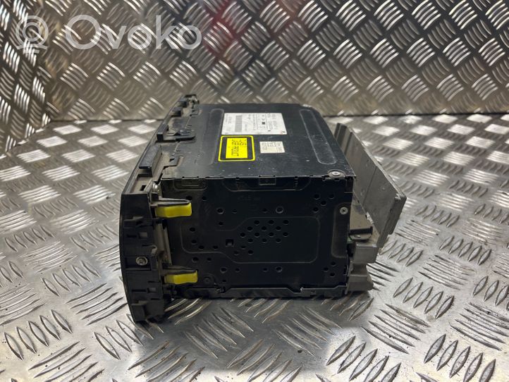 Toyota Prius (NHW20) Radio/CD/DVD/GPS-pääyksikkö 8612047110