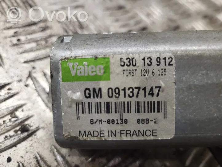 Opel Zafira A Moteur d'essuie-glace arrière 53013912