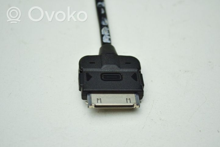 Audi A6 S6 C6 4F iPod savienotājs 4F0051510K