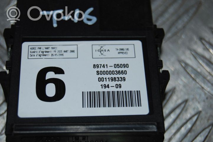 Toyota Avensis T270 Oven keskuslukituksen ohjausyksikön moduuli 8974105090