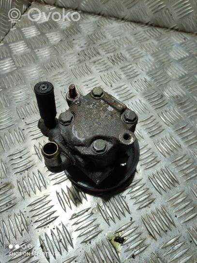 Volkswagen Touran I Power steering pump 038145255B