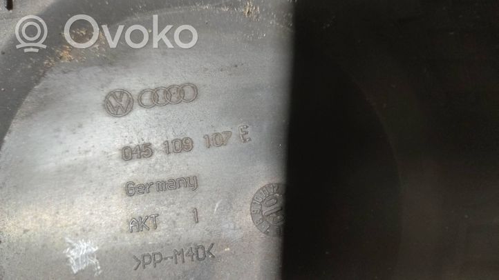 Volkswagen PASSAT B5 Cache carter courroie de distribution 045109107E
