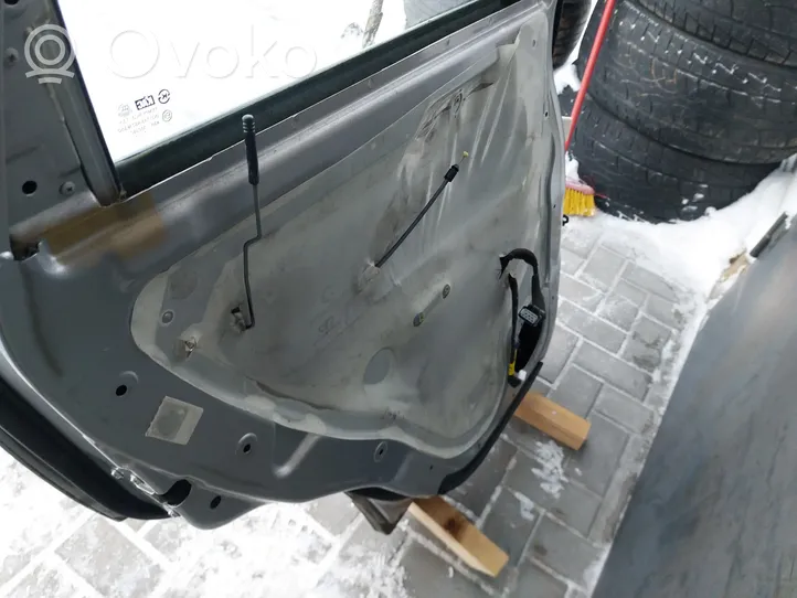 Opel Antara Rear door 