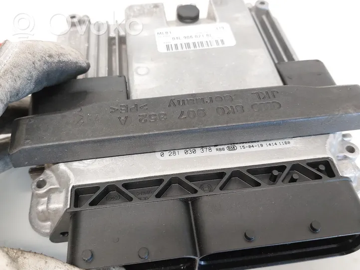 Audi A4 Allroad Sterownik / Moduł ECU 04L906021BL