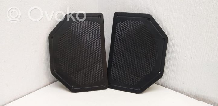 BMW 1 E81 E87 Subwoofer-bassoelementin etusäleikkö/lista 6925328