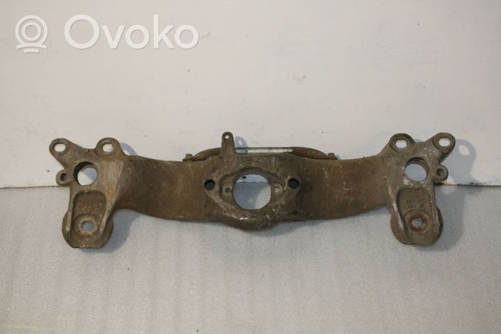 Audi A4 S4 B6 8E 8H Supporto di montaggio scatola del cambio 8E0399263