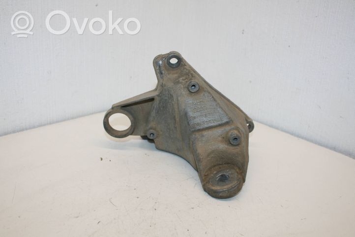 Audi A4 S4 B5 8D Supporto di montaggio scatola del cambio 8D0399114L