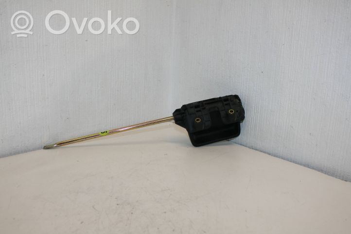 Volkswagen Caddy Rear door interior handle 7H0843642A