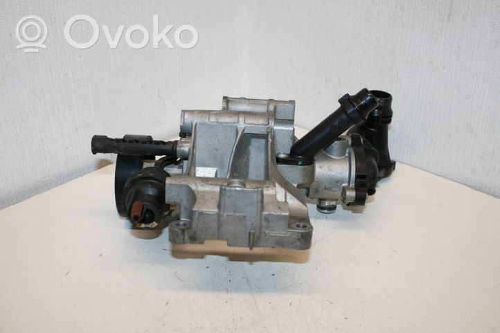 BMW 5 G30 G31 Pompe de circulation d'eau 2805718