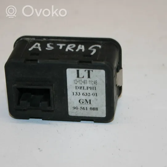 Opel Astra G Interruttore di controllo dell’alzacristalli elettrico 13363201