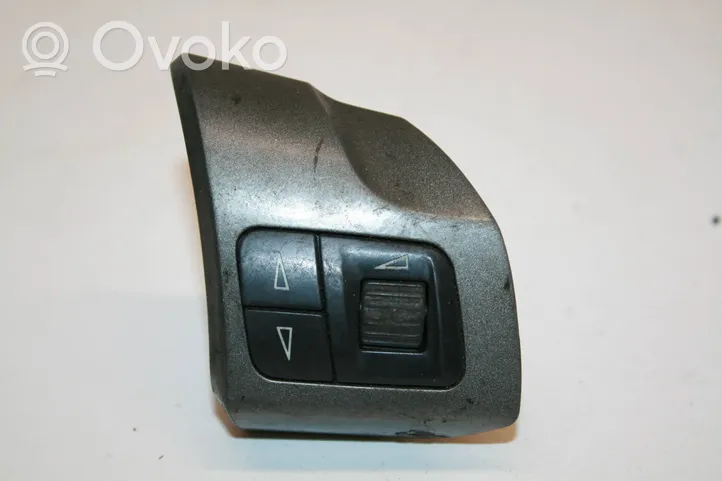 Opel Astra H Przełącznik / Przycisk kierownicy 13208858