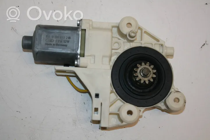 Ford Focus Varikliukas priekinio langų pakėlėjo 4M5T14553