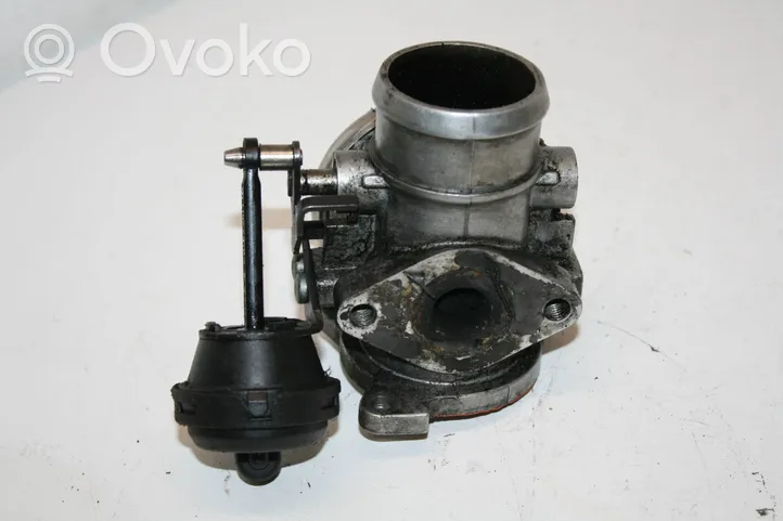 Volkswagen Bora EGR-venttiili 038131501E