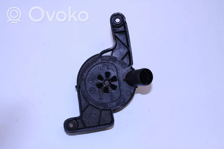 Opel Vivaro Oil filler cap 61014d