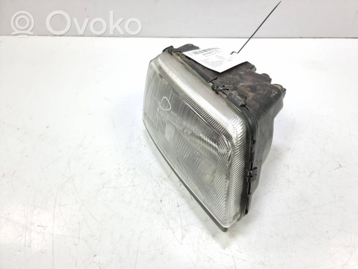 Audi A4 S4 B5 8D Lampa przednia 8D0941004A