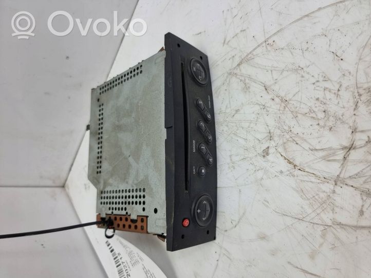 Renault Megane II Konsola środkowa / Radio / GPS 8200256141D