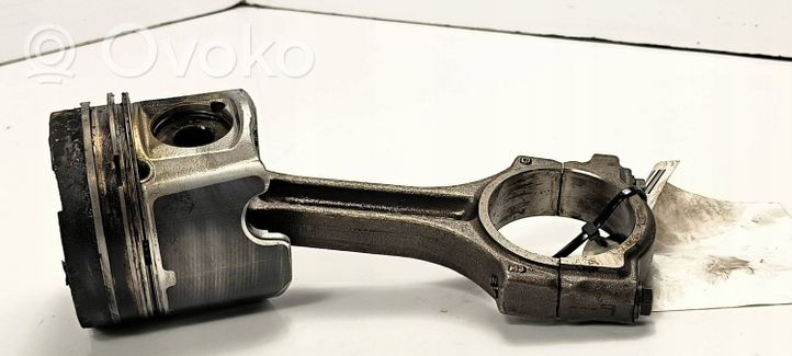 Renault Master II Piston with connecting rod 