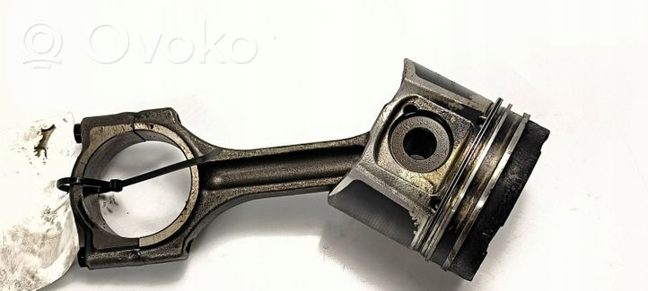 Renault Master II Piston with connecting rod 