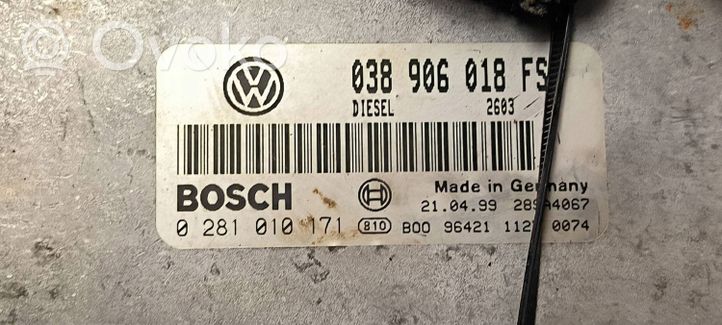 Volkswagen PASSAT B4 Unité de commande, module ECU de moteur 038906018FS