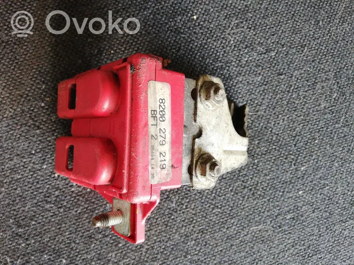 Renault Clio III Câble de batterie positif 8200279219