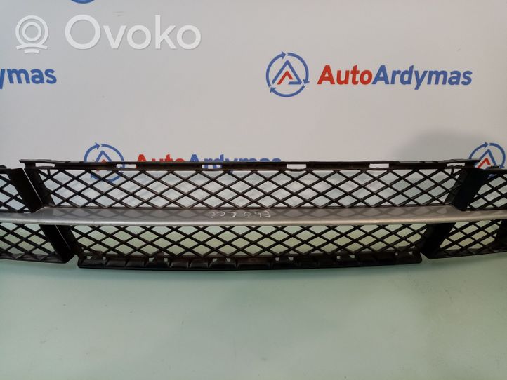 BMW 5 E60 E61 Grille inférieure de pare-chocs avant 51117178115