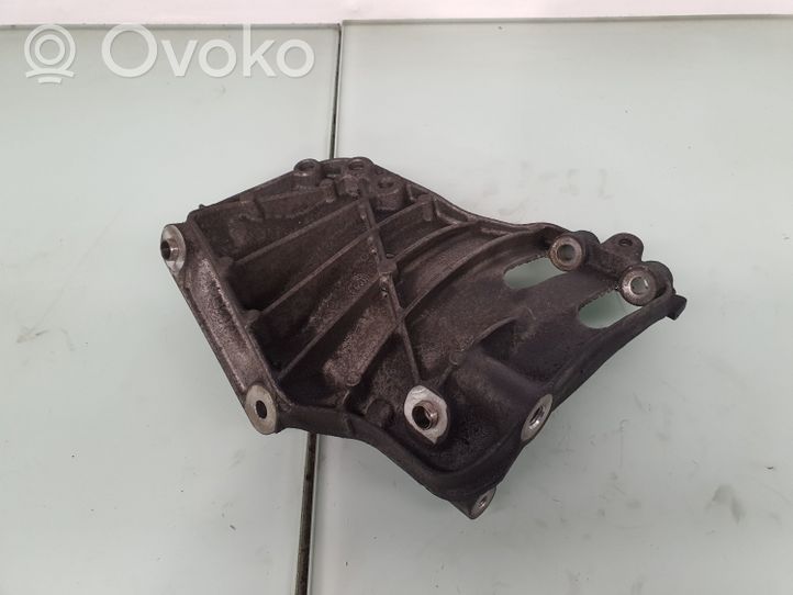 BMW 5 F10 F11 Uchwyt / Mocowanie sprężarki klimatyzacji 7585167