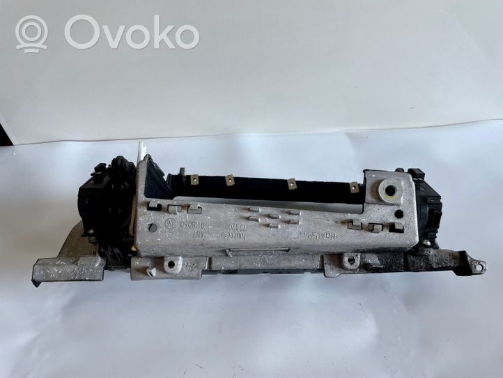 BMW X5 E70 Glove box 91777780