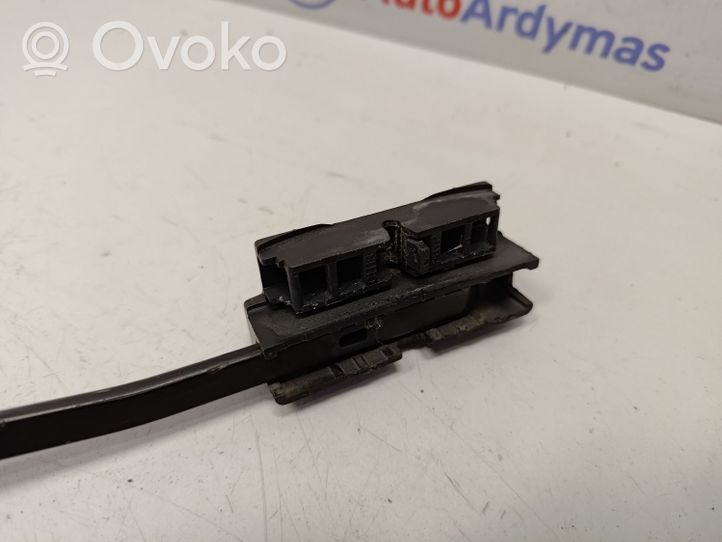 BMW 5 E34 Front wiper blade arm 61618351875