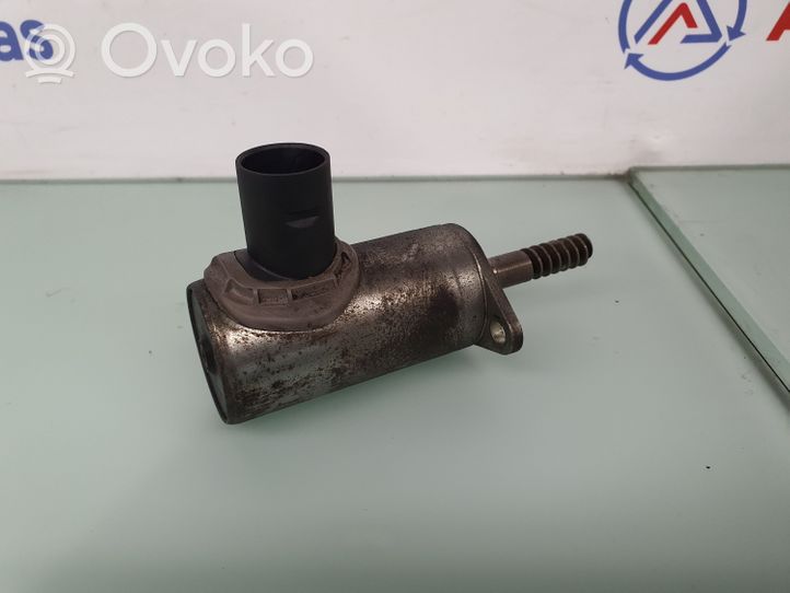 BMW 5 F10 F11 Kita variklio detalė 7605025