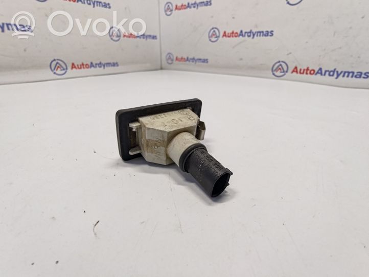 BMW 7 E38 Luce interna per portiera anteriore 8352269