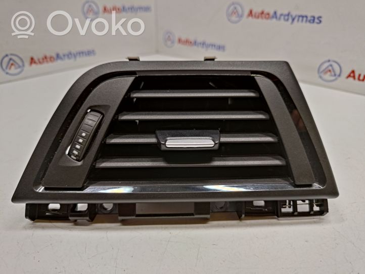 BMW 3 F30 F35 F31 Šoninės oro grotelės 9218550