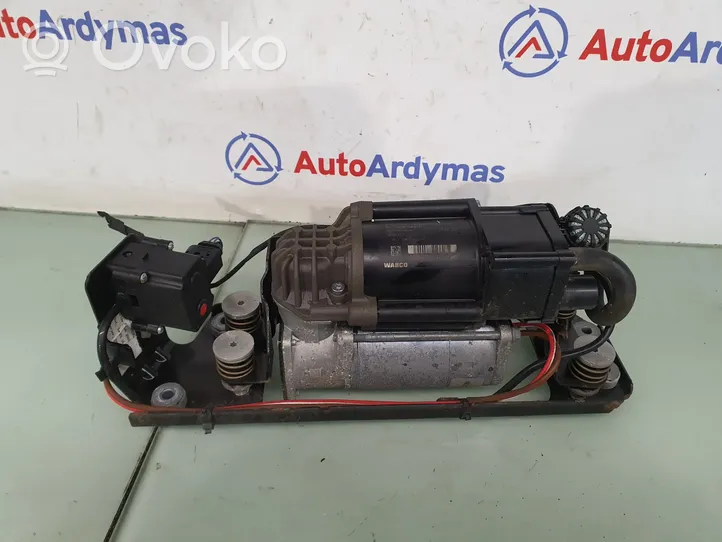 BMW 5 GT F07 Ilmajousituksen kompressoripumppu 37206875176