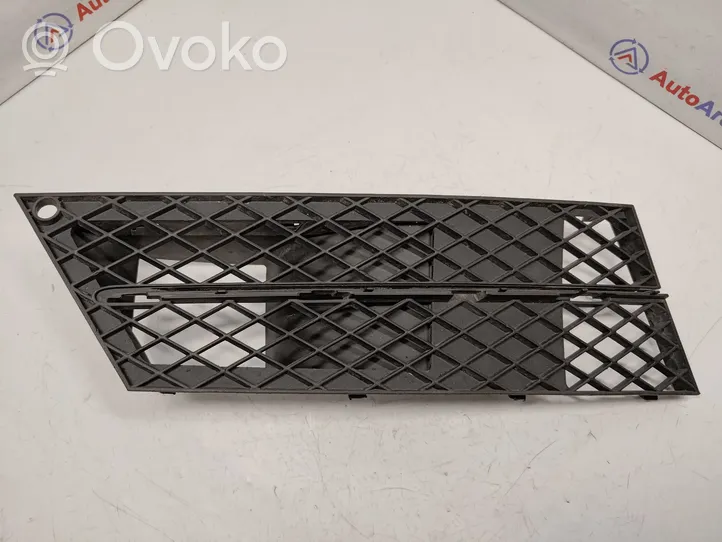 BMW 5 E60 E61 Grille inférieure de pare-chocs avant 51117178110