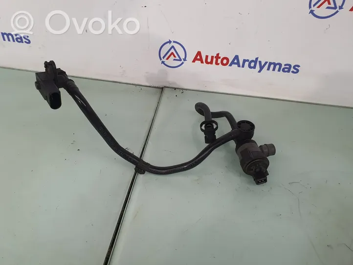 BMW 4 F32 F33 Sfiato/tubo di sfiato/tubo flessibile 7636144